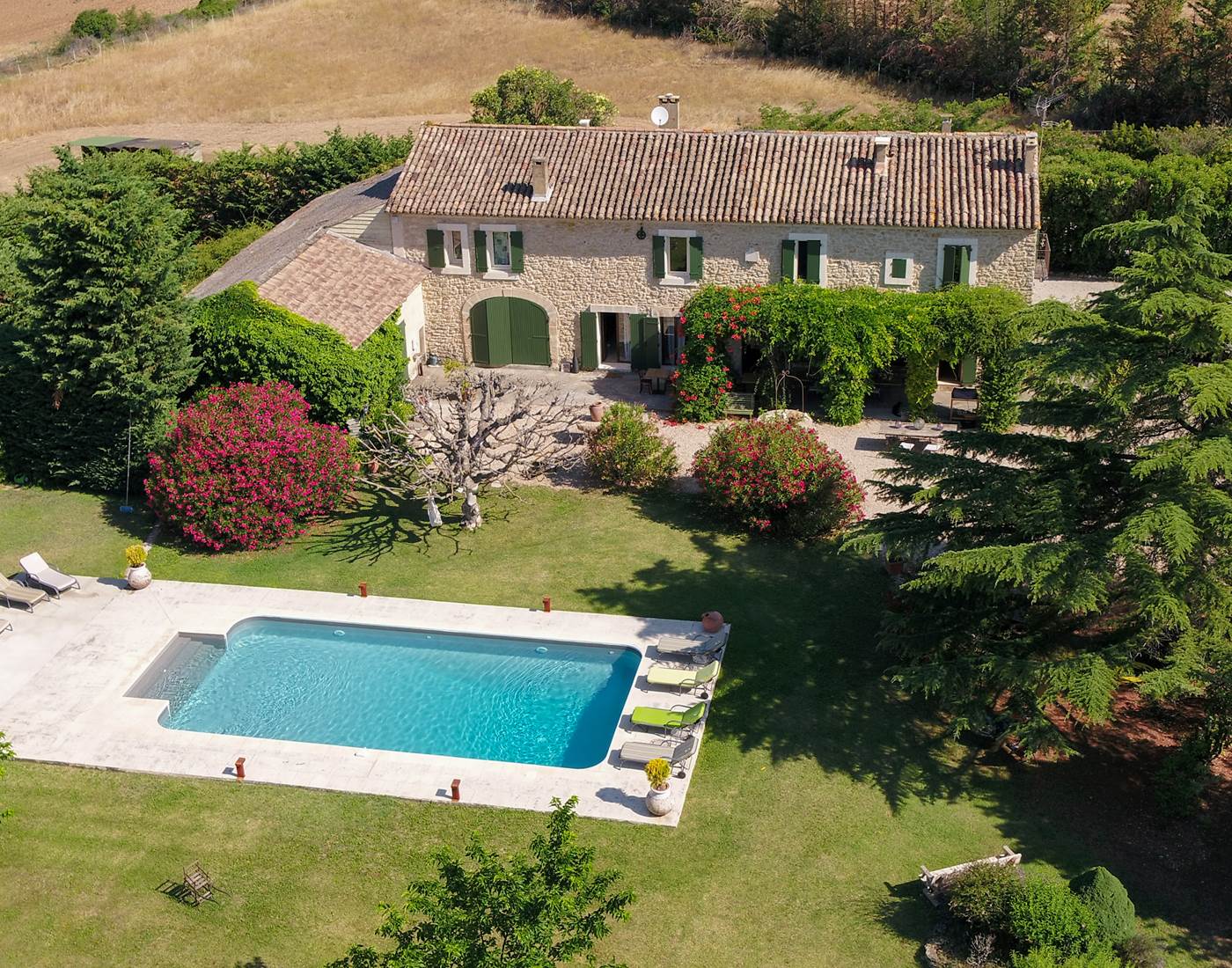 Mas Plan rapproche Piscine & facade 2