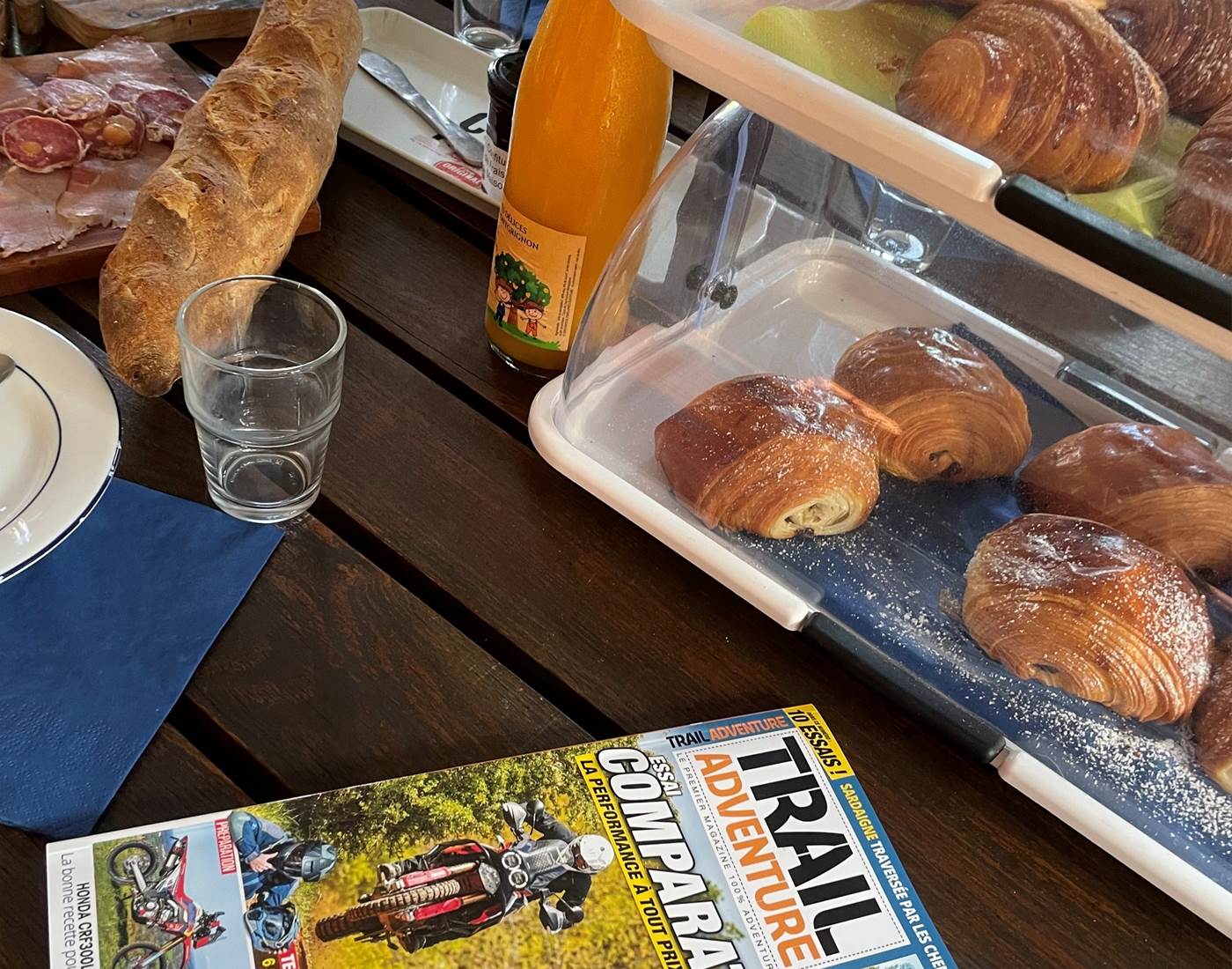 Petit déjeuner servi en salle