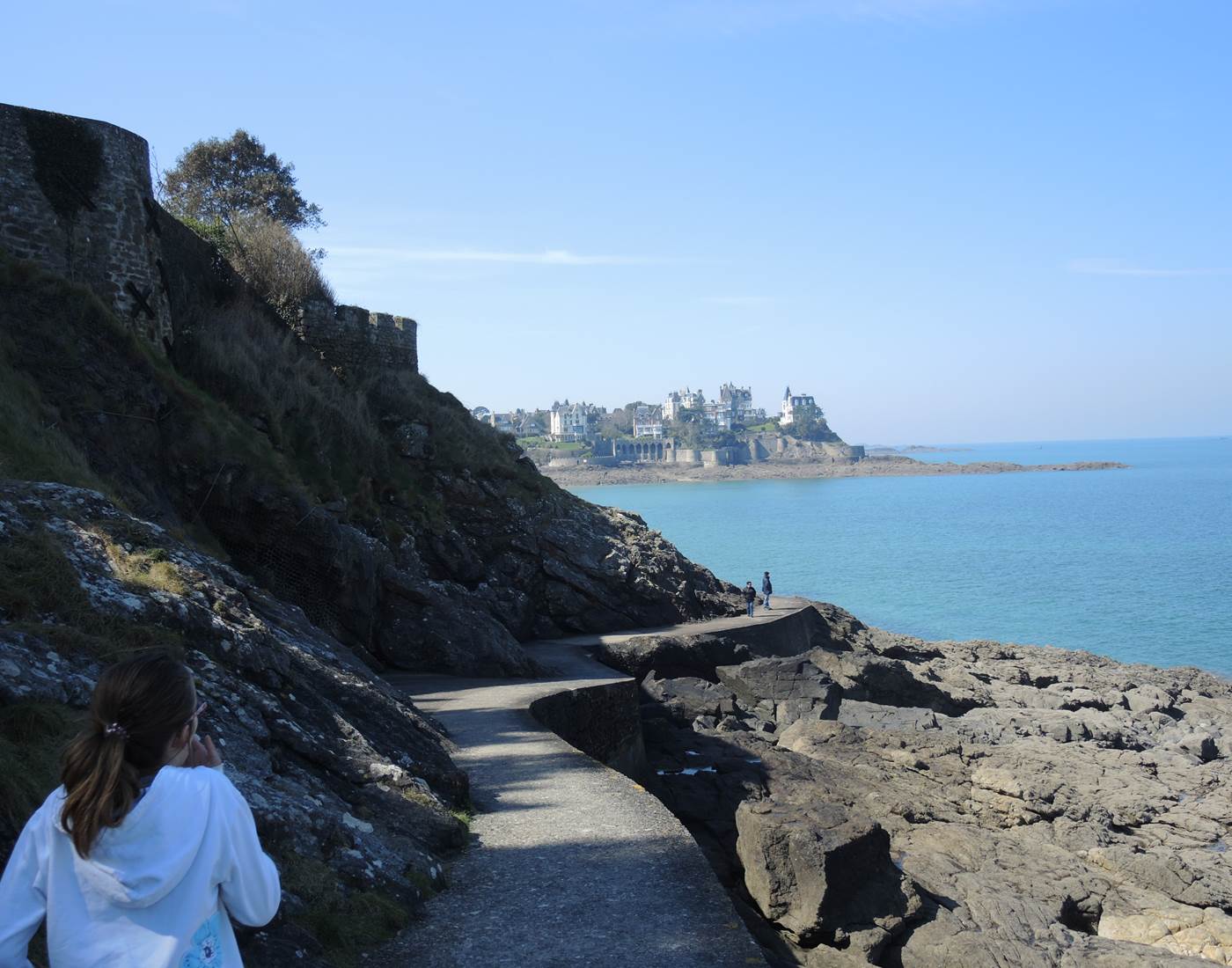 Clos de la Fontaine Dinard, le chemin de ronde pointe du Moulinet
