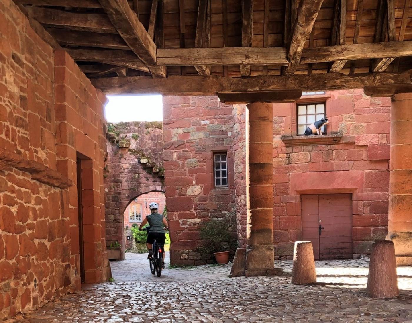 Bicyclette   dans Collonges la Rouge