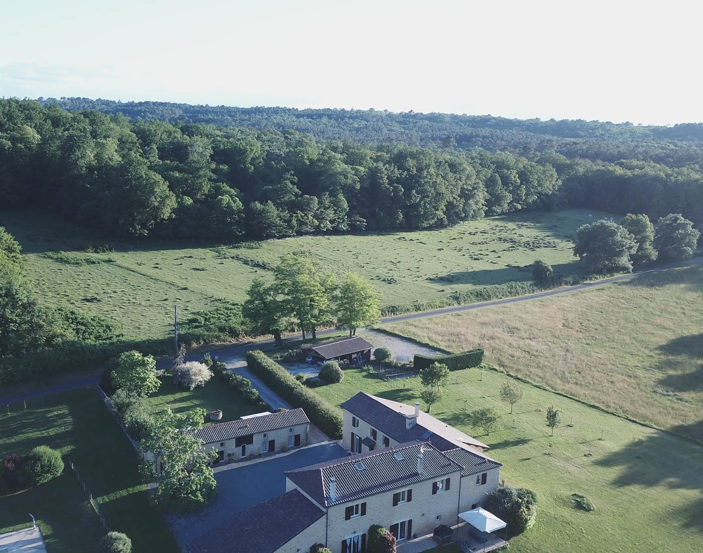 DOMAINE DU CHAMP DE L'HOSTE - maison d'hôtes à Larzac 24170 - domaine du champ de l'Hoste - La forêt du Périgord Noir.