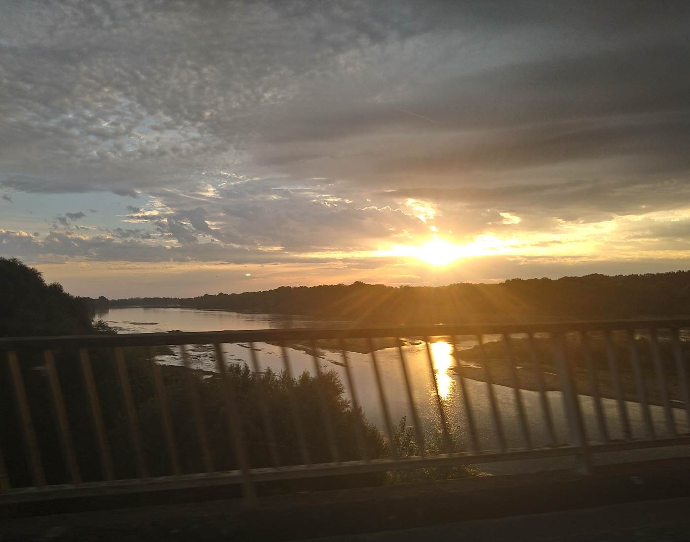 amboise_loire_valley_ maison_d_hotes_de_charme feu_de_bois amboise_tourisme chemin_de_compostelle chateau_royal_amboise la_loire-news