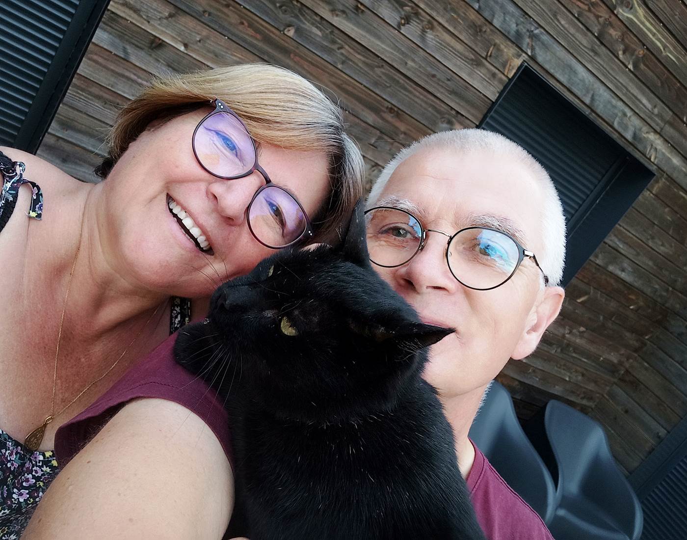 Vos hôtes avec le chat des voisins