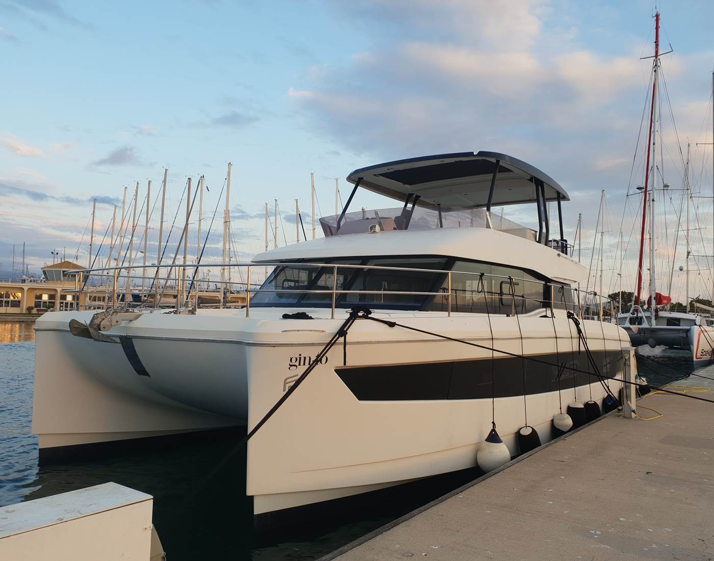Convoyage Fountaine Pajot "MY 44"