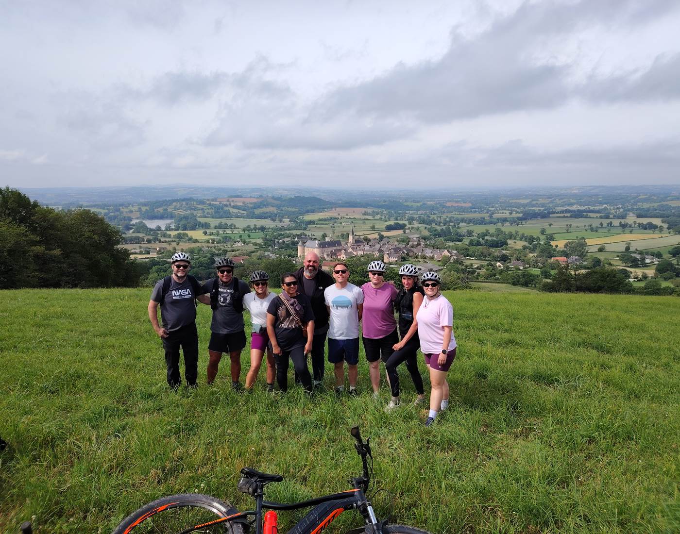 Point de vue sur le Château et le village de Bournazel