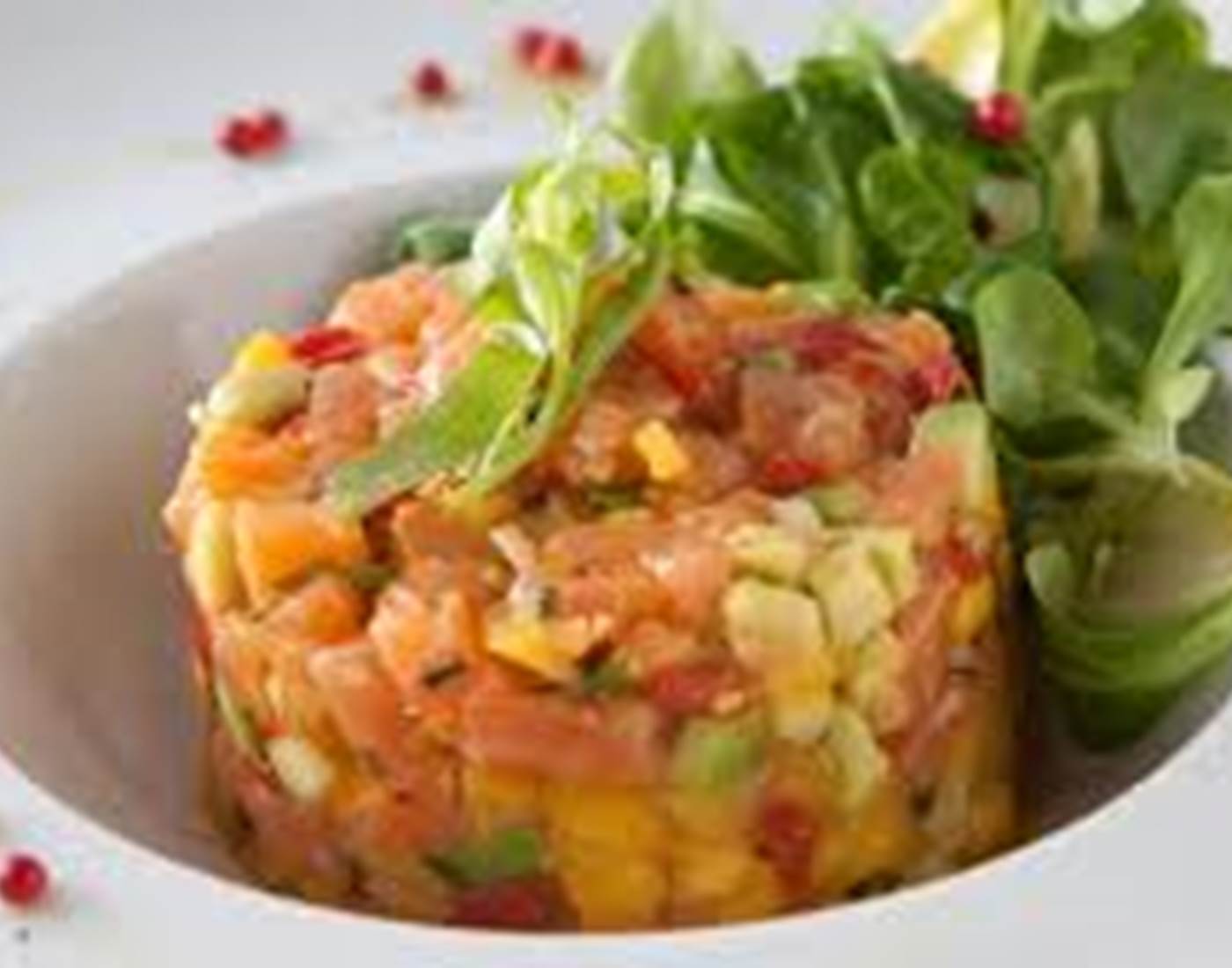 Taratre de saumon frais mangue et avocat