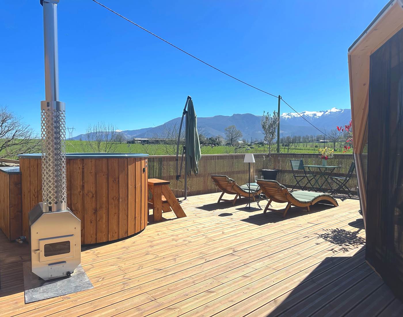 Bain nordique au feu de bois (chauffé pour votre arrivée)