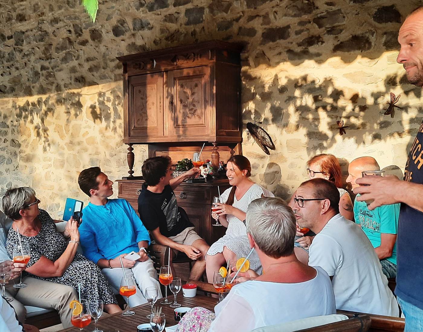 Ambiance conviviale lors de la table d'hôtes du Coq du Nord -Mailhac
