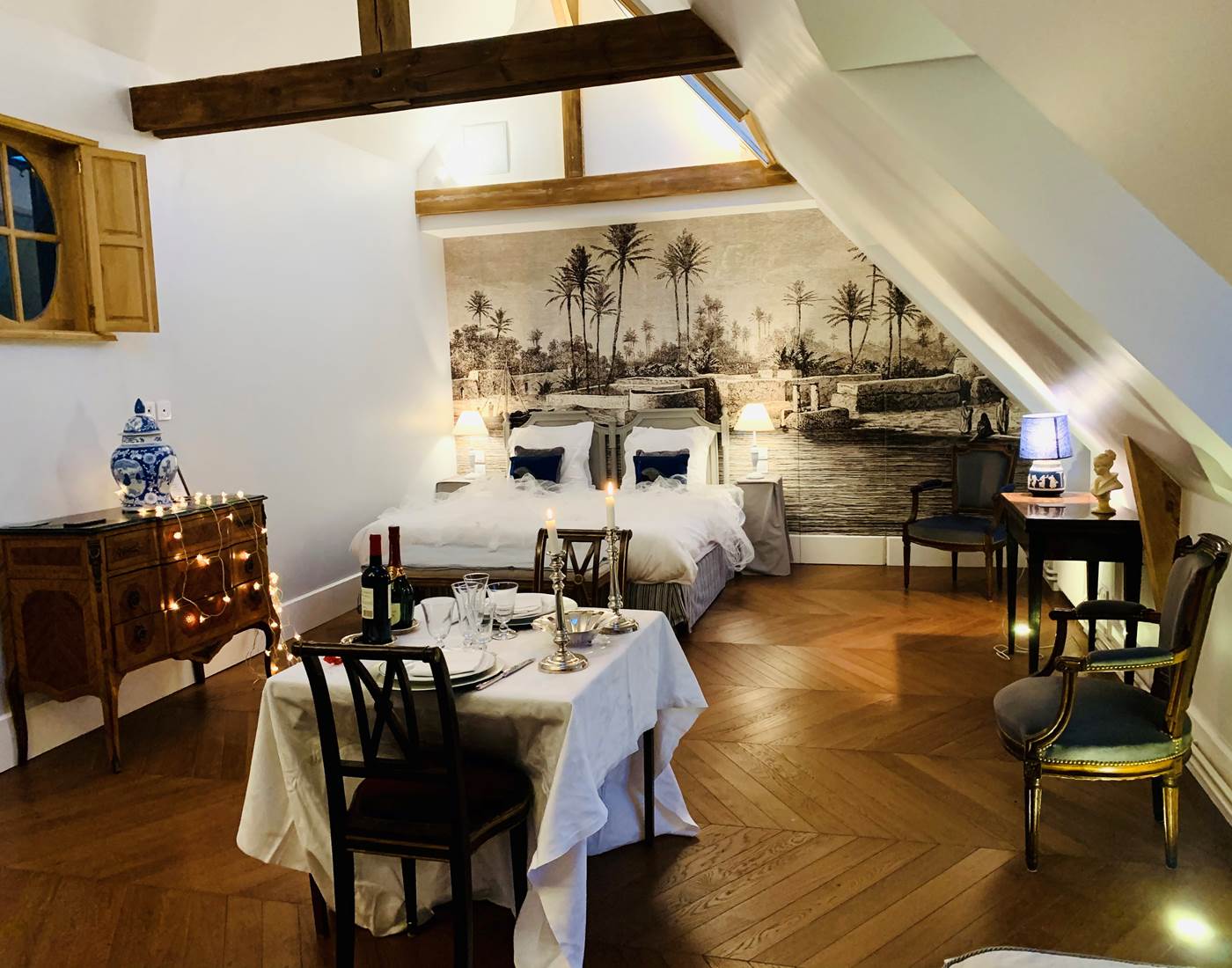 table de fête dans la suite Edouard