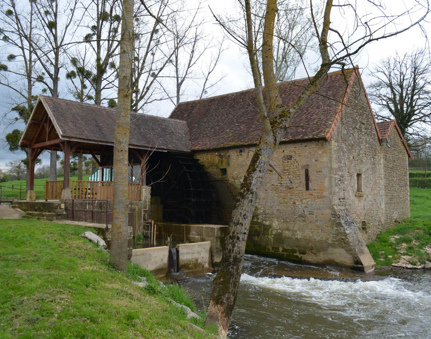Le Moulin Hydroélectrique de Lugny lès Charolles