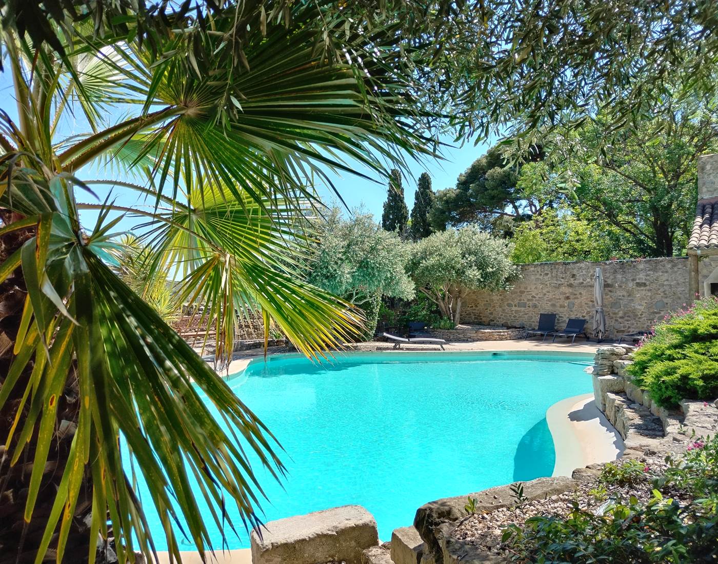 Nous mettons à disposition notre piscine familiale