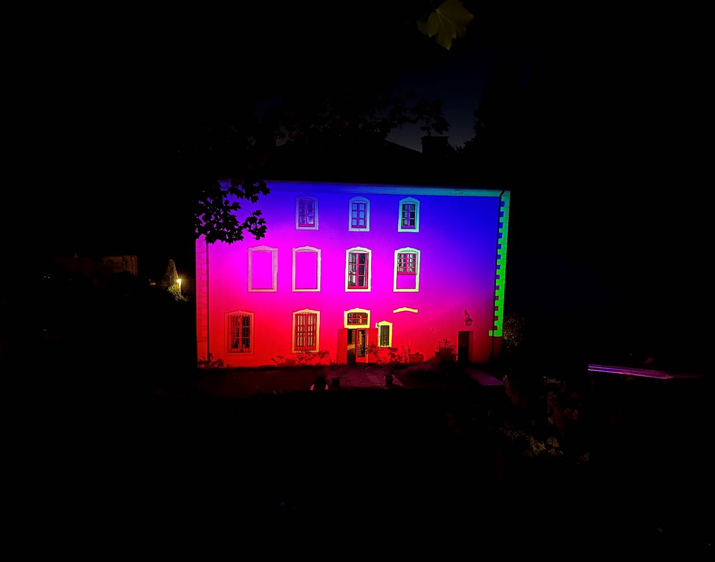 Sons et Lumières à la Manufacture Royale de Bains