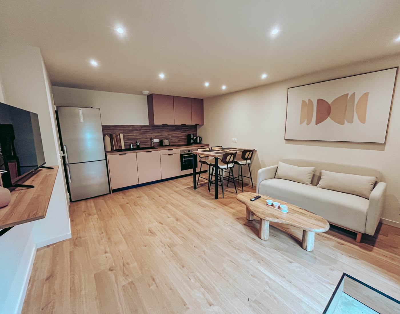 Salon maison 1 chambre Côte de Granit Rose Piscine