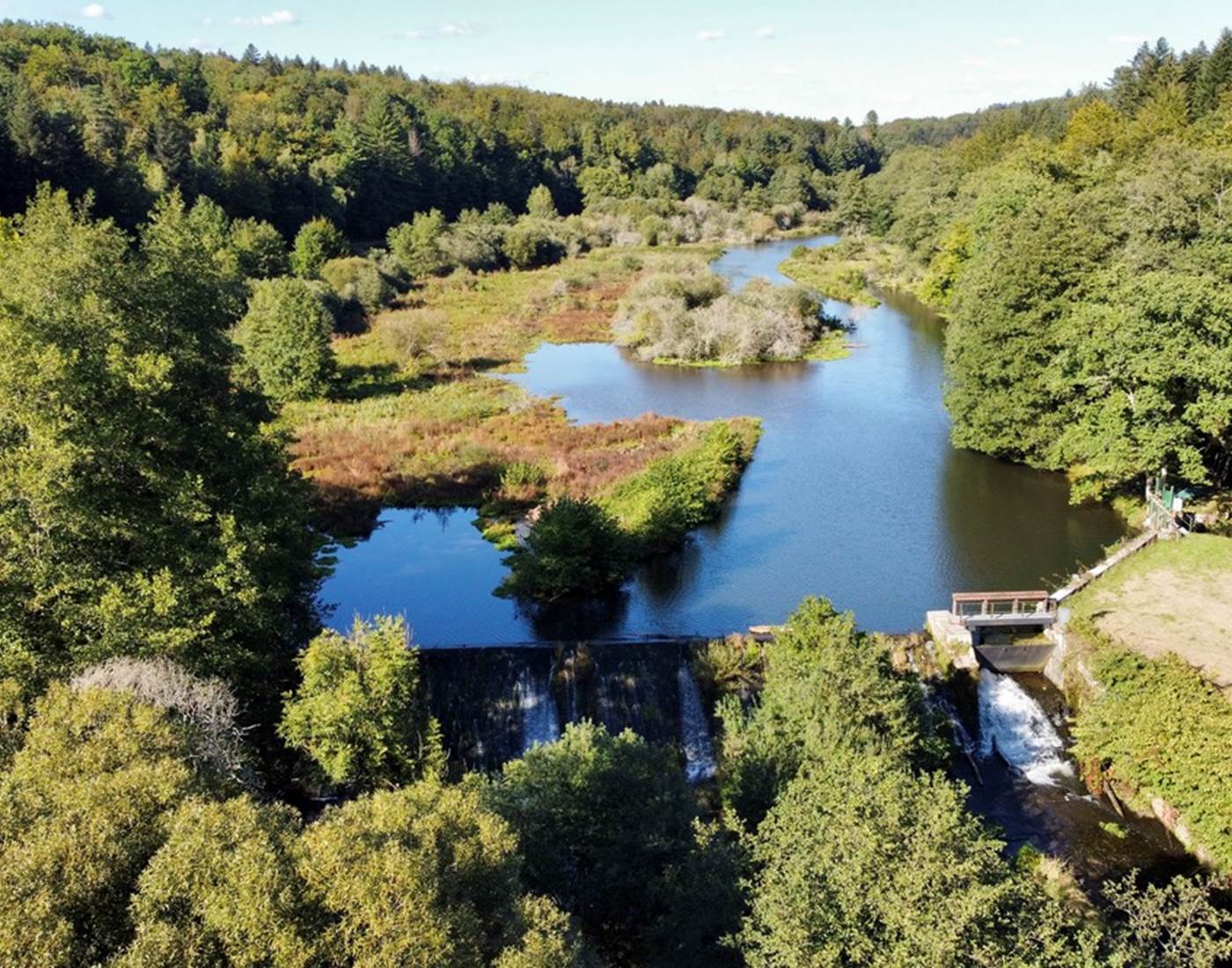 Le barrage et le plan d'eau