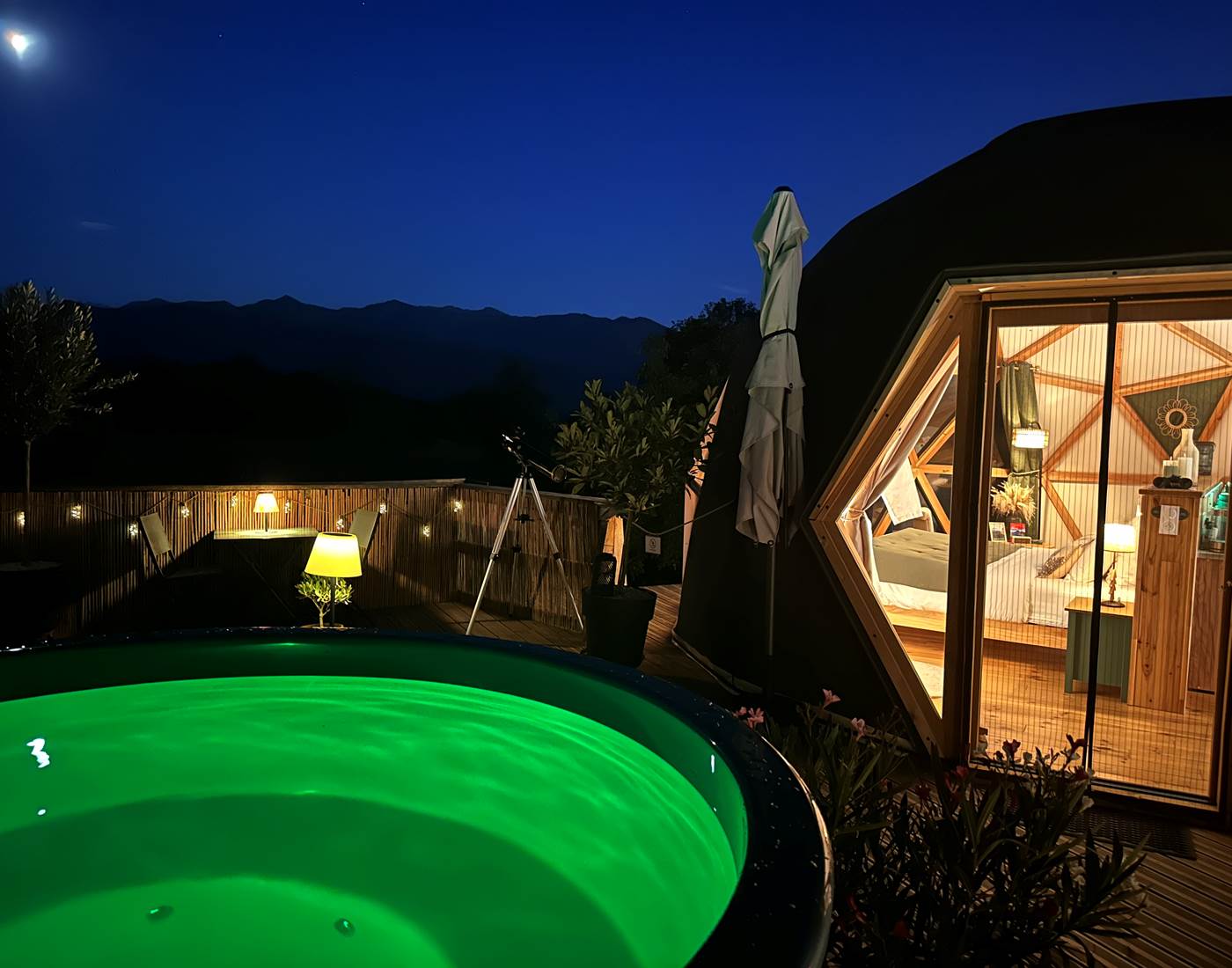 Le bain nordique est rétroéclairé (bouton ON/OFF)