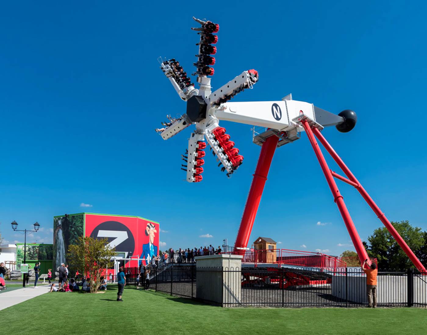 HOTEL-PARC-SPIROU-EVIV-BULGROZ-