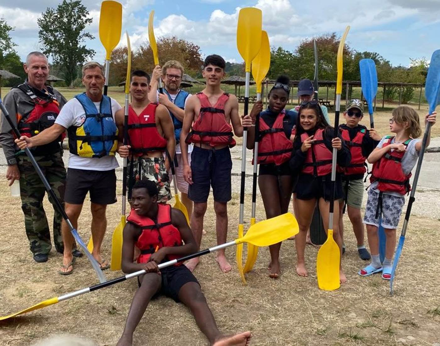 Découverte du canoe à la colo de la base