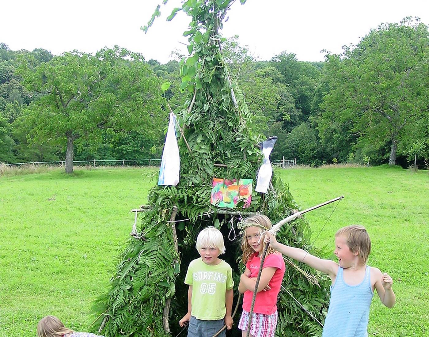 une cabane sur le terrain, een hut op open veld