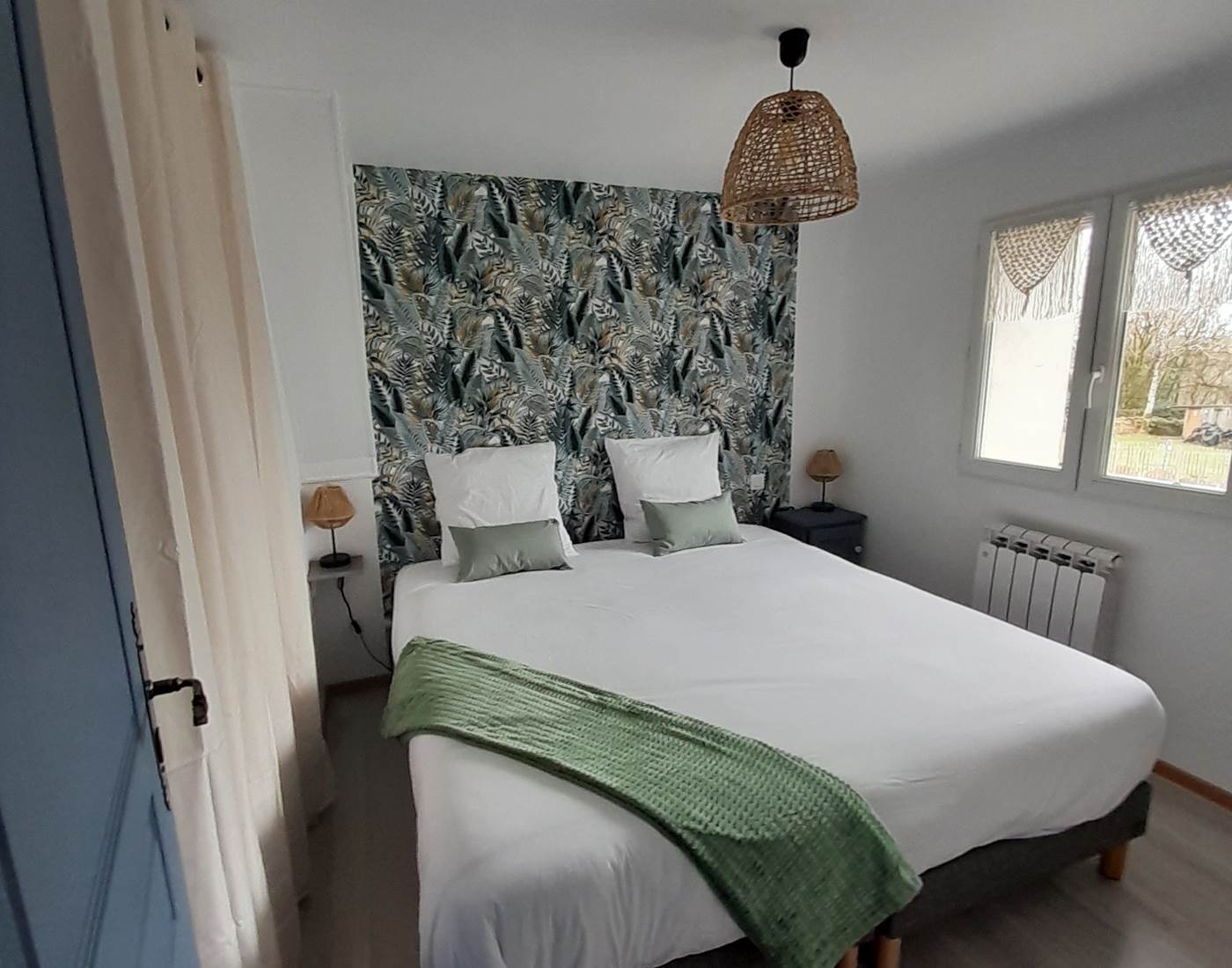 Chambre du bas avec lit king size