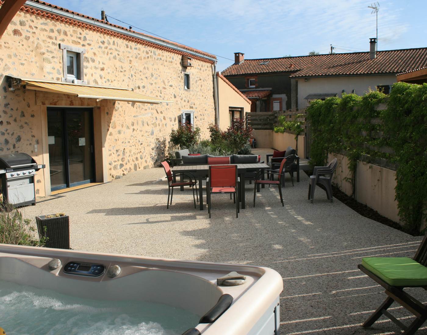 La terrasse et le spa
