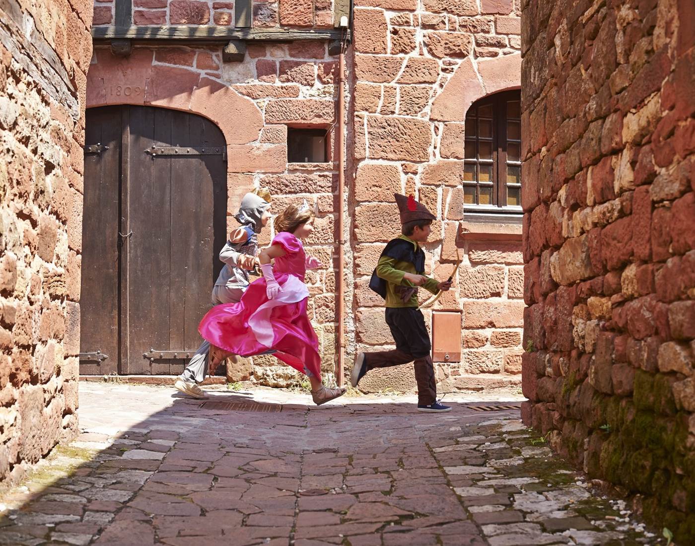 Jeux d'enfants _ Collonges-la-Rouge