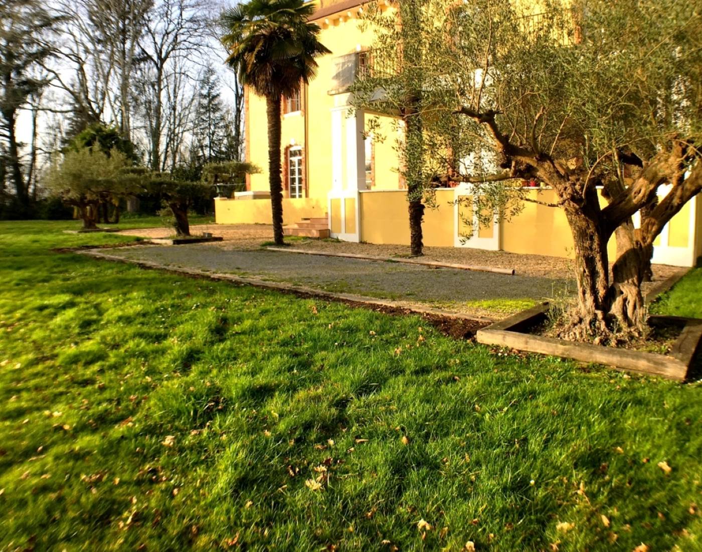 Le terrain de pétanque