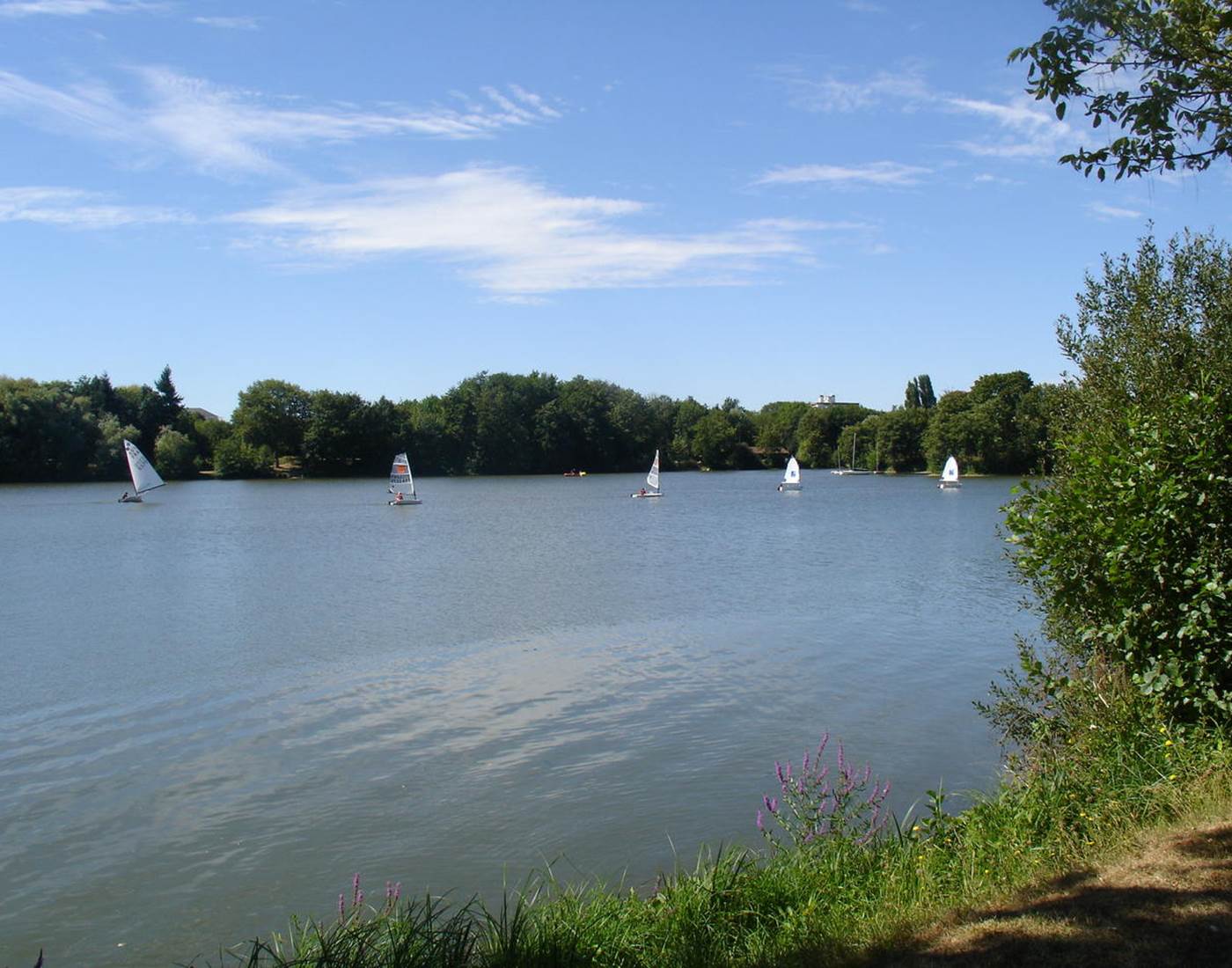 Lac des Closiers (10 minutes à pied)
