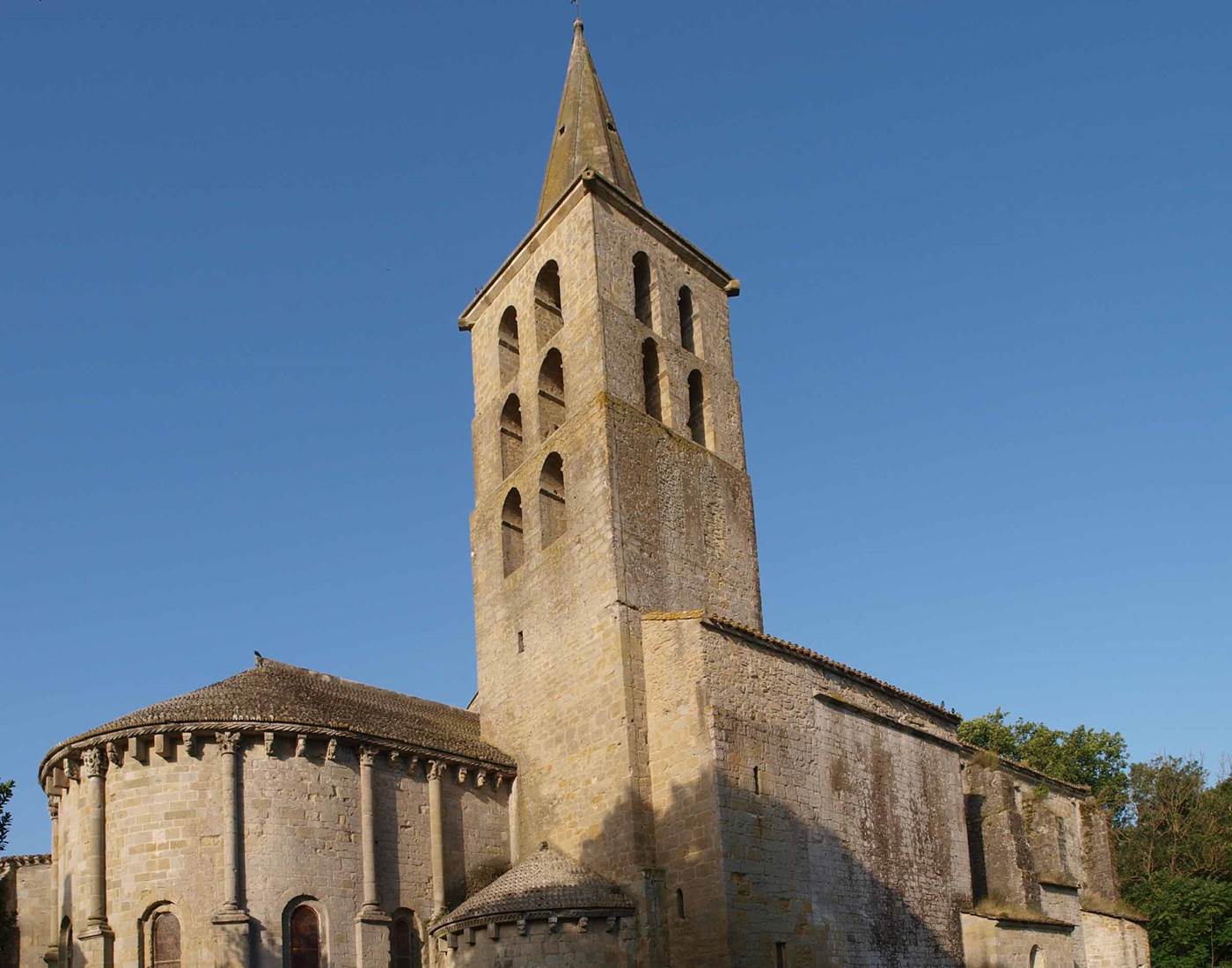 Saint- Papoul - Domaine de Lanis Chambres hôtes Castelnaudary