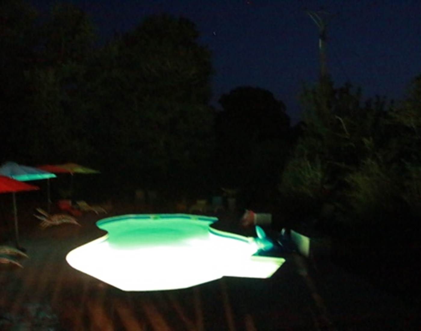 Piscine des gîtes le soir