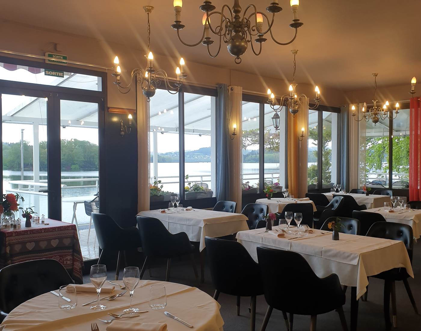 Restaurant Lac De Vassivière- La salle