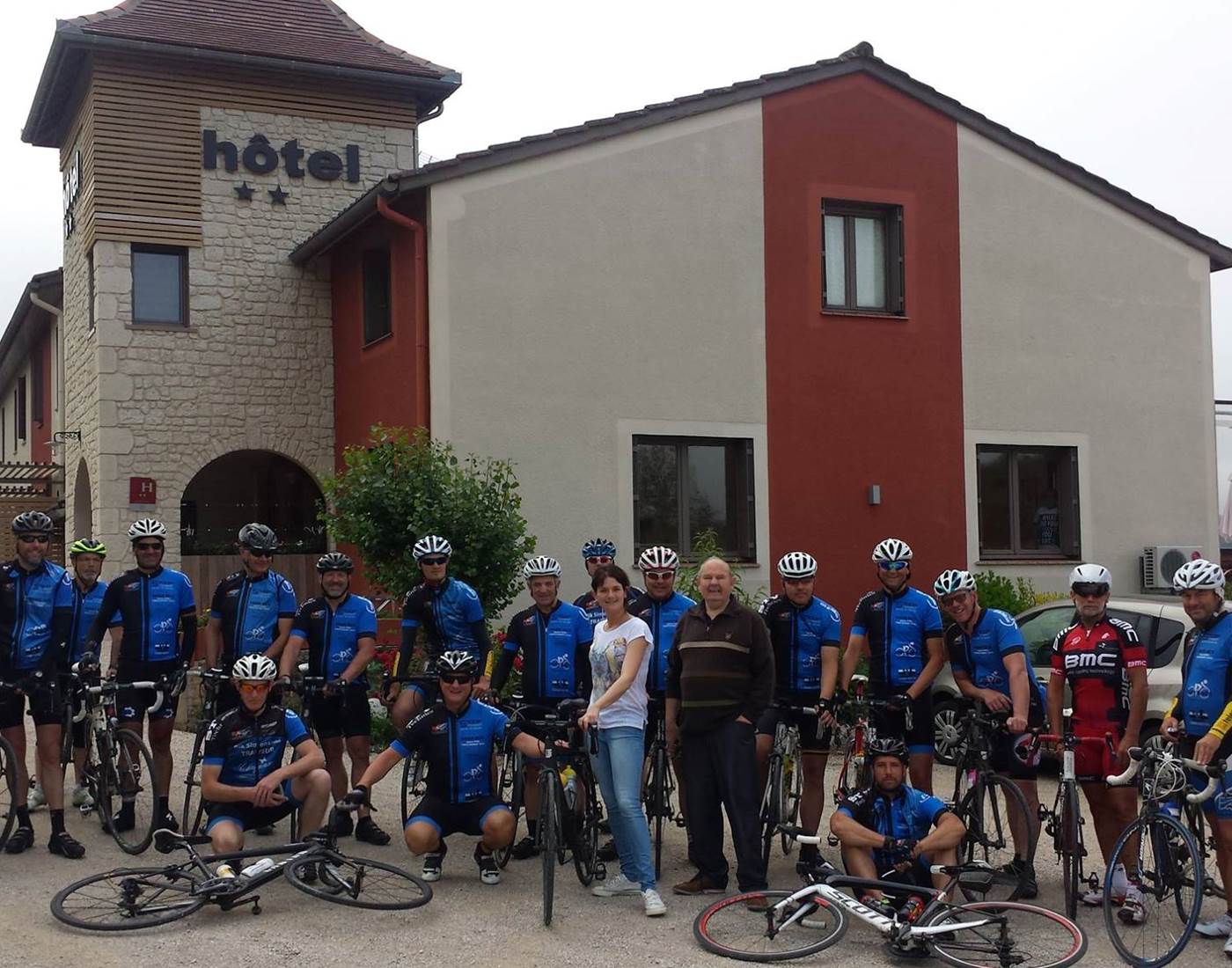 Groupe clients en vélo