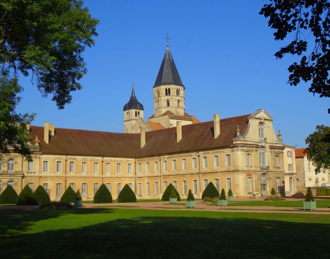 abbaye-de-cluny-photo-charles-feyeux-page