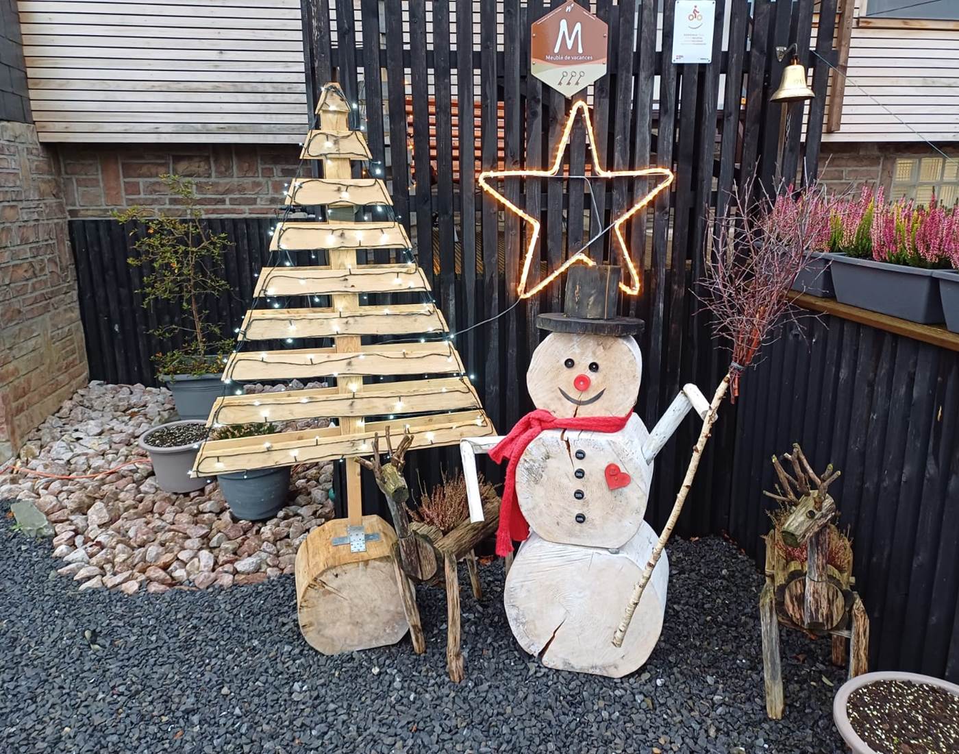 Notre bonhomme de neige pour vous accueillir