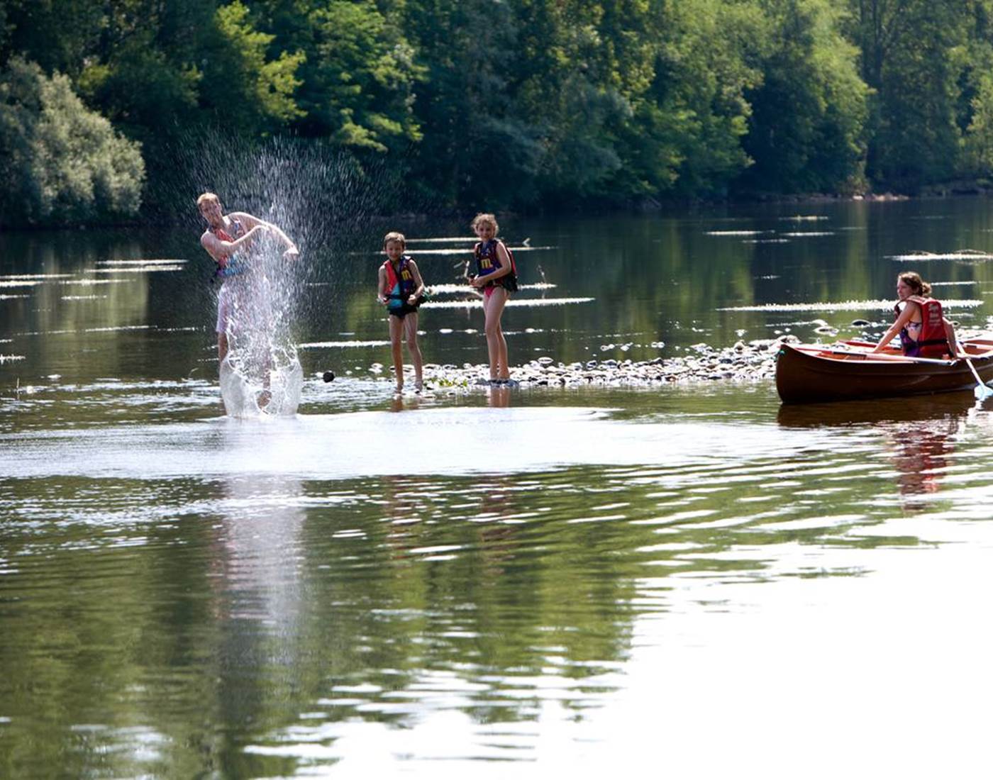 sortie_canoe_en_famille_-_vallee_de_la_dordogne_-_-c_lot_tourisme_-_p