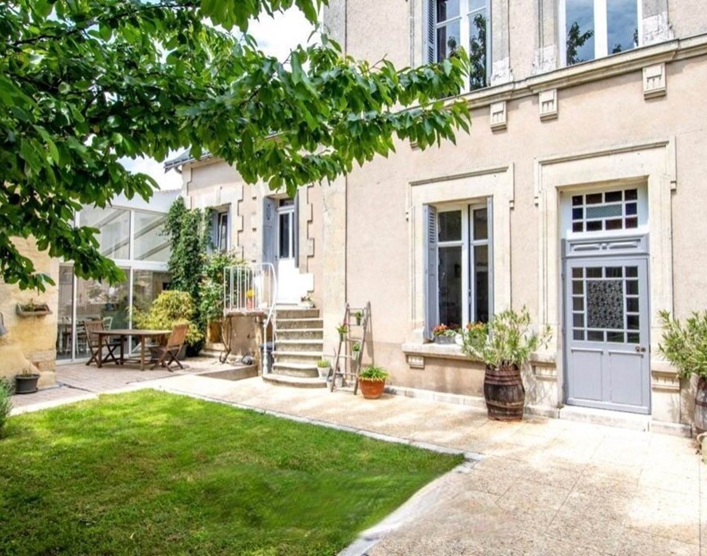 extérieur côté jardin 2 - Closerie la Fontaine - Touraine - Château de la Loire