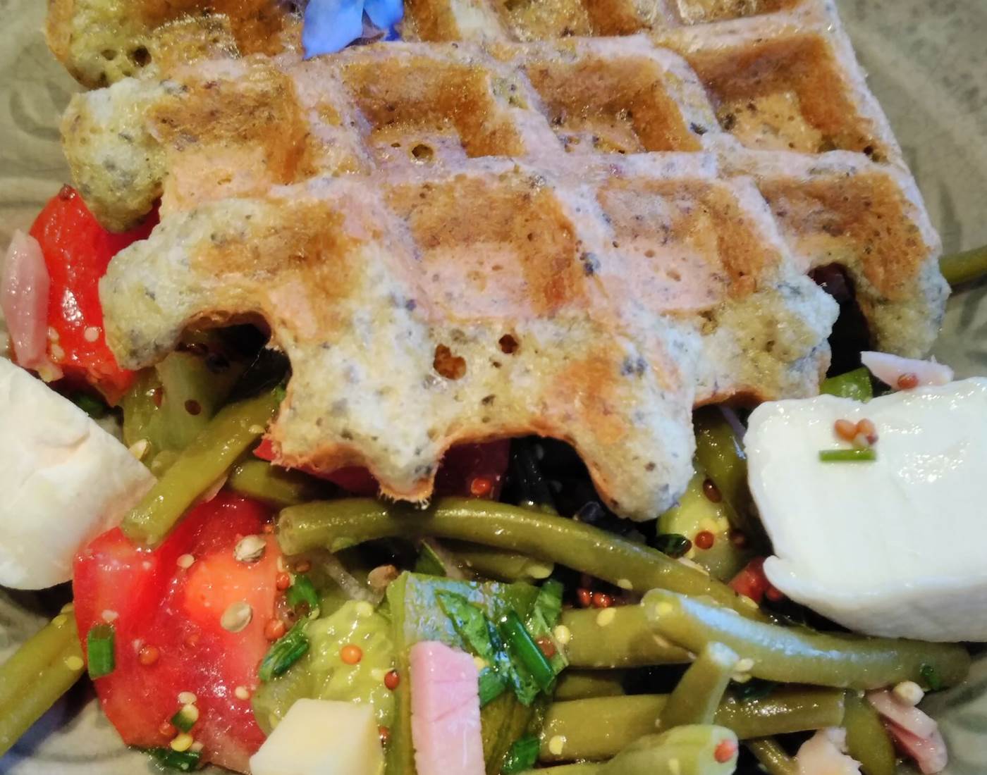 gaufre salée aux légumes et fromage de chèvre