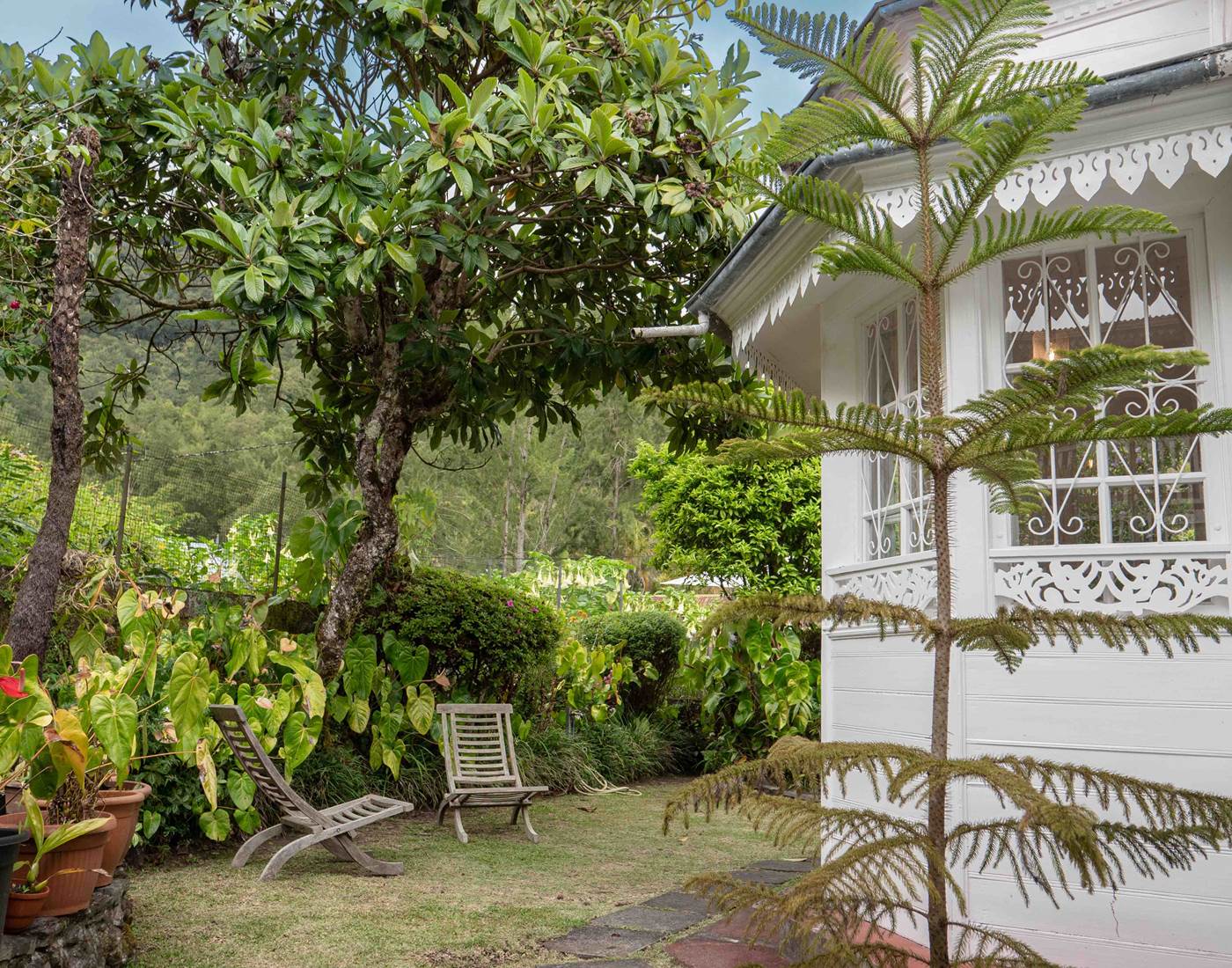 villa blanche hell bourg la reunion bow window