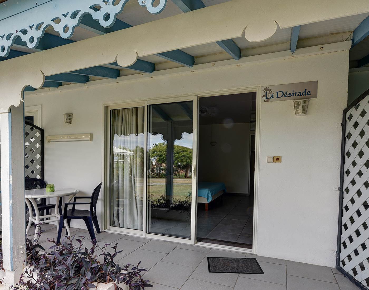 Dominique De´sirade Terrasse