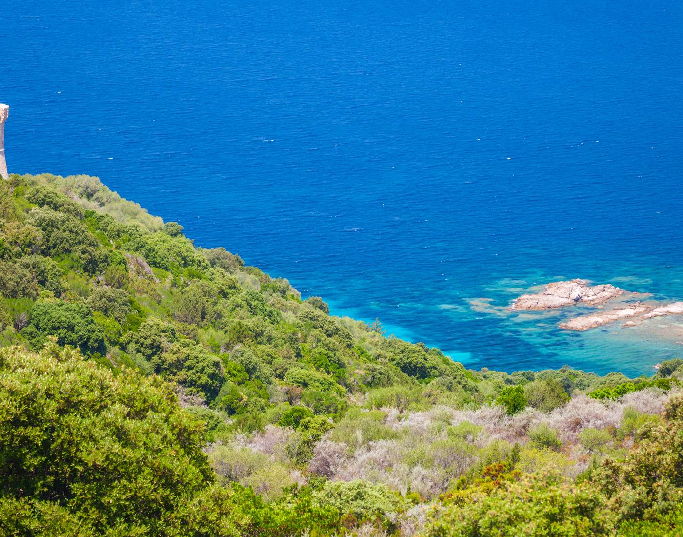 Le sentier des Douaniers, entre criques et maquis