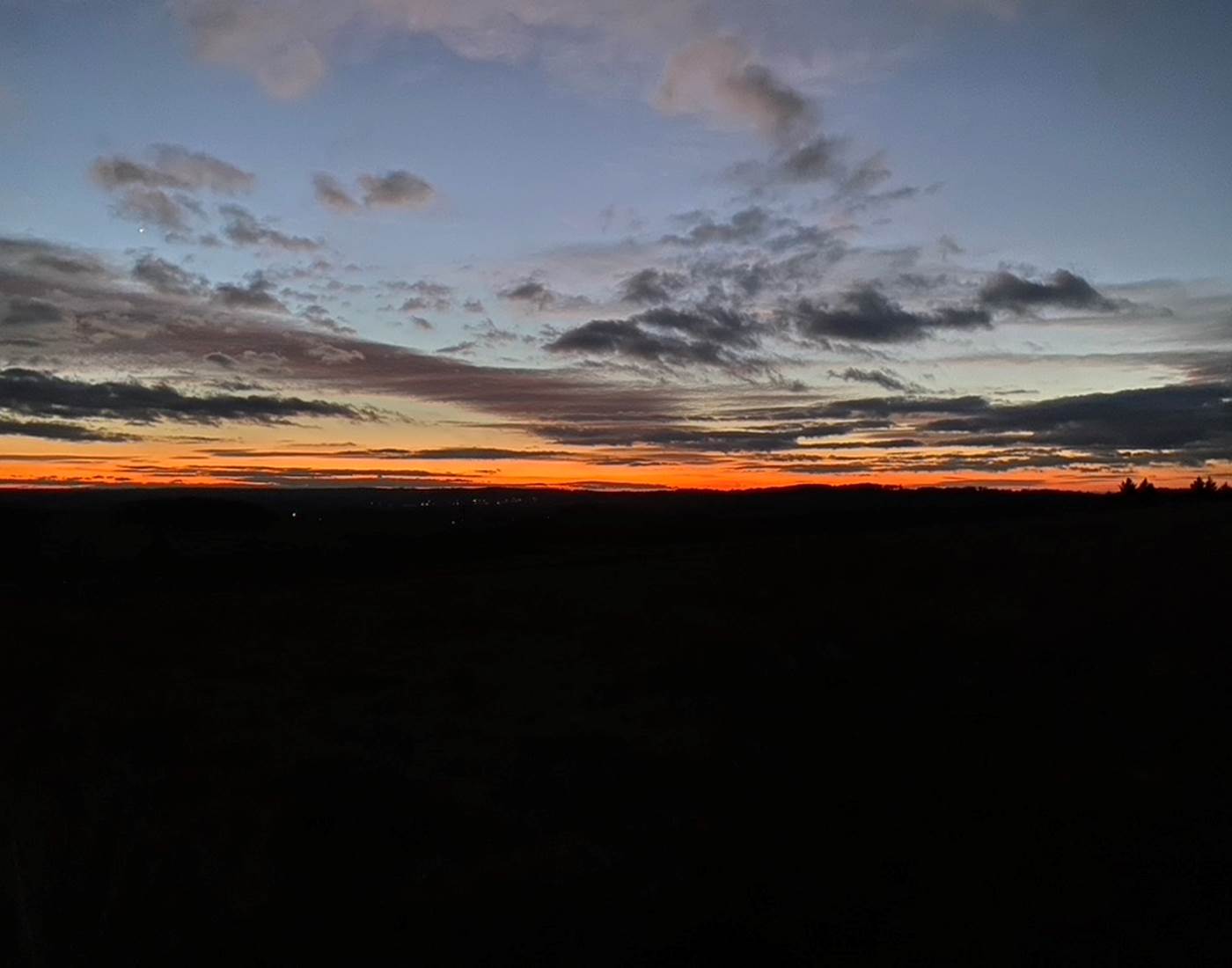 Soleil couchant au-dessus de la Manufacture
