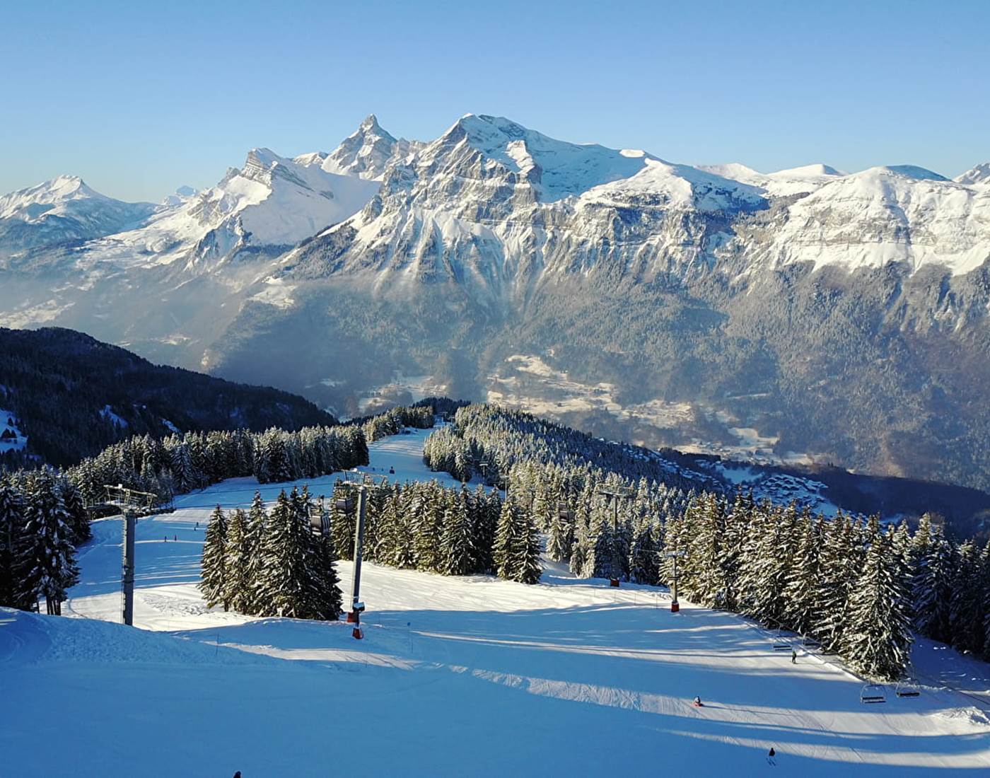 Les Carroz, grand massif