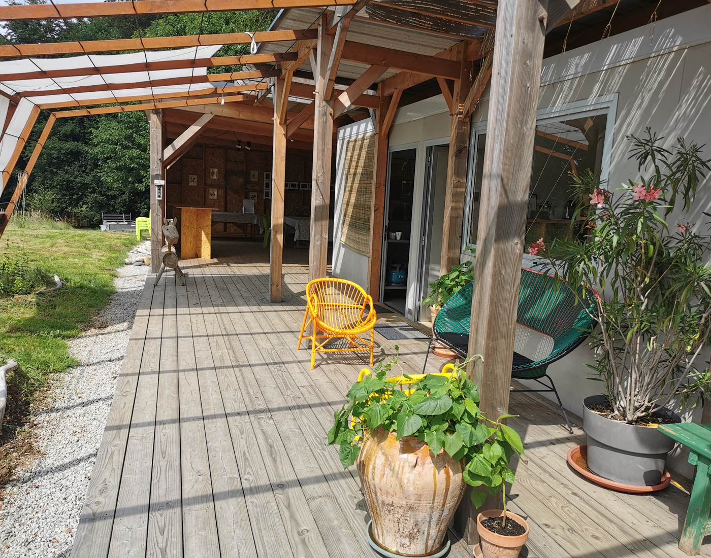 Pergola, patio fleuri un endroit très agréable