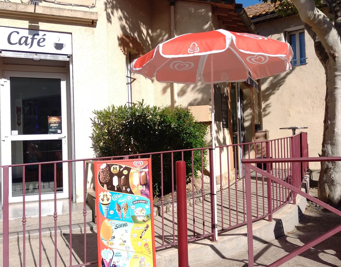 Une glace ou un apéro au Bar Le Mailhac