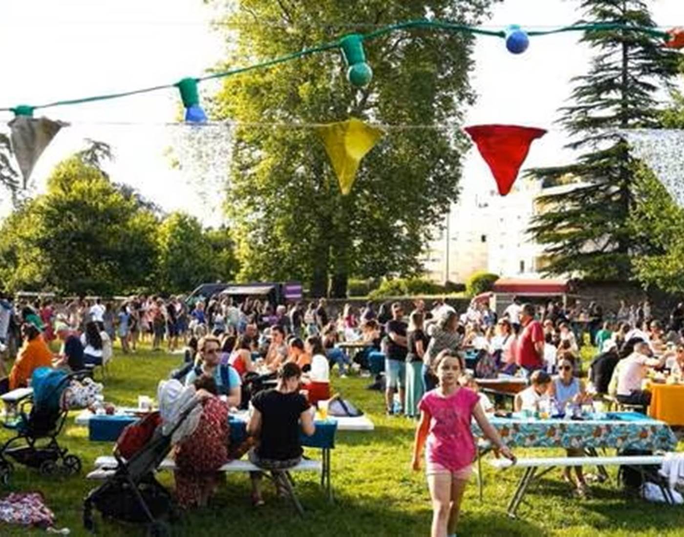 guiguette à la Cale de Beautour