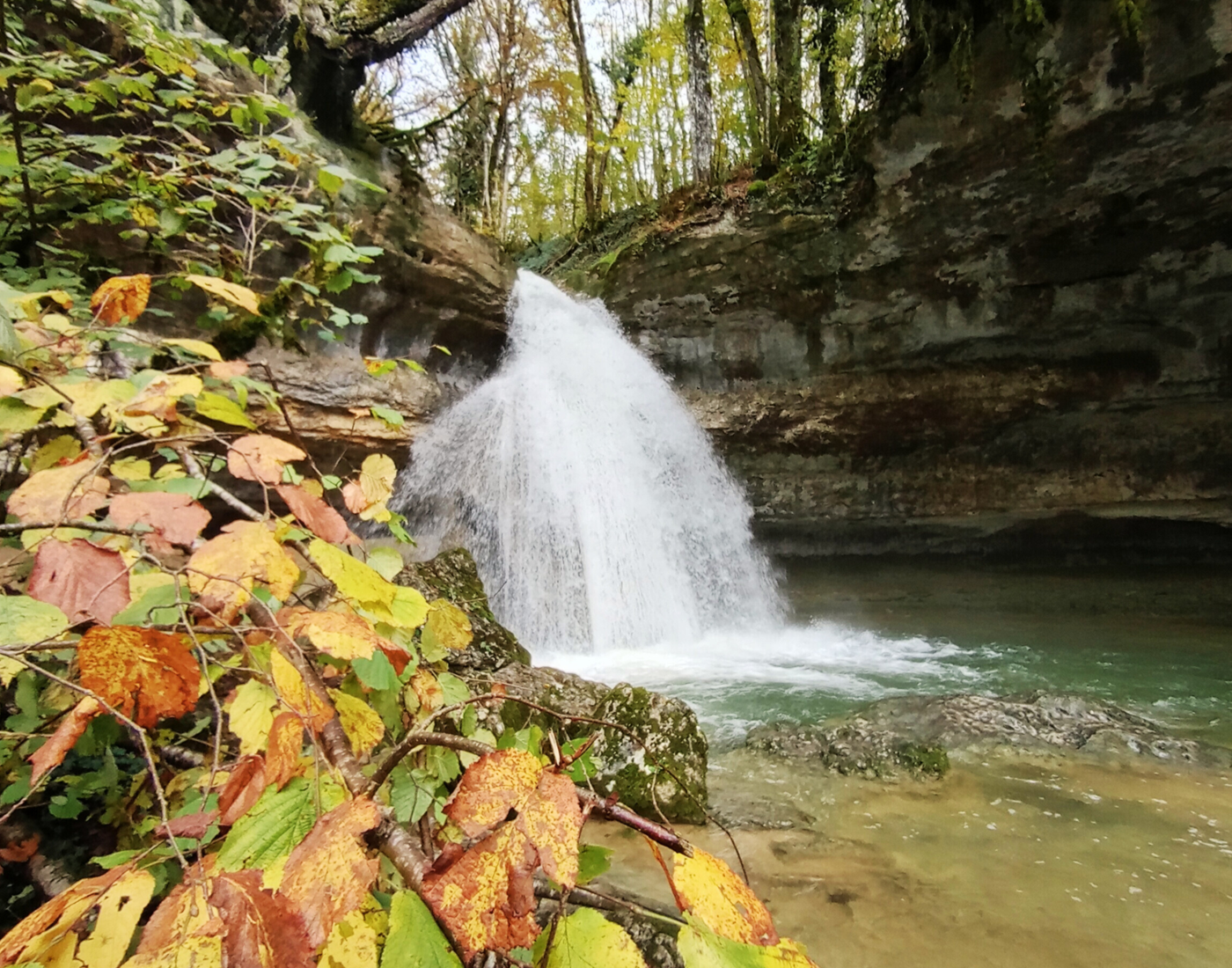 Cascade du Pain de Sucre, au coeur de la nature Bugey, un joli spot à découvrir en Auvergne-Rhône-Alpes