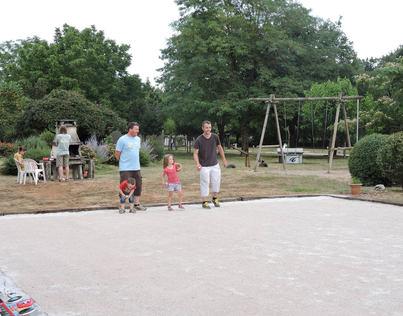terrain boules plus jeux