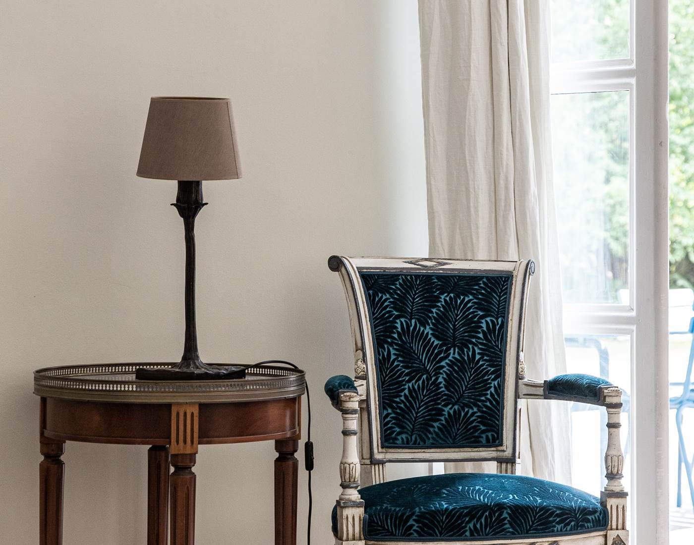 table d'appoint pour un moment de lecture