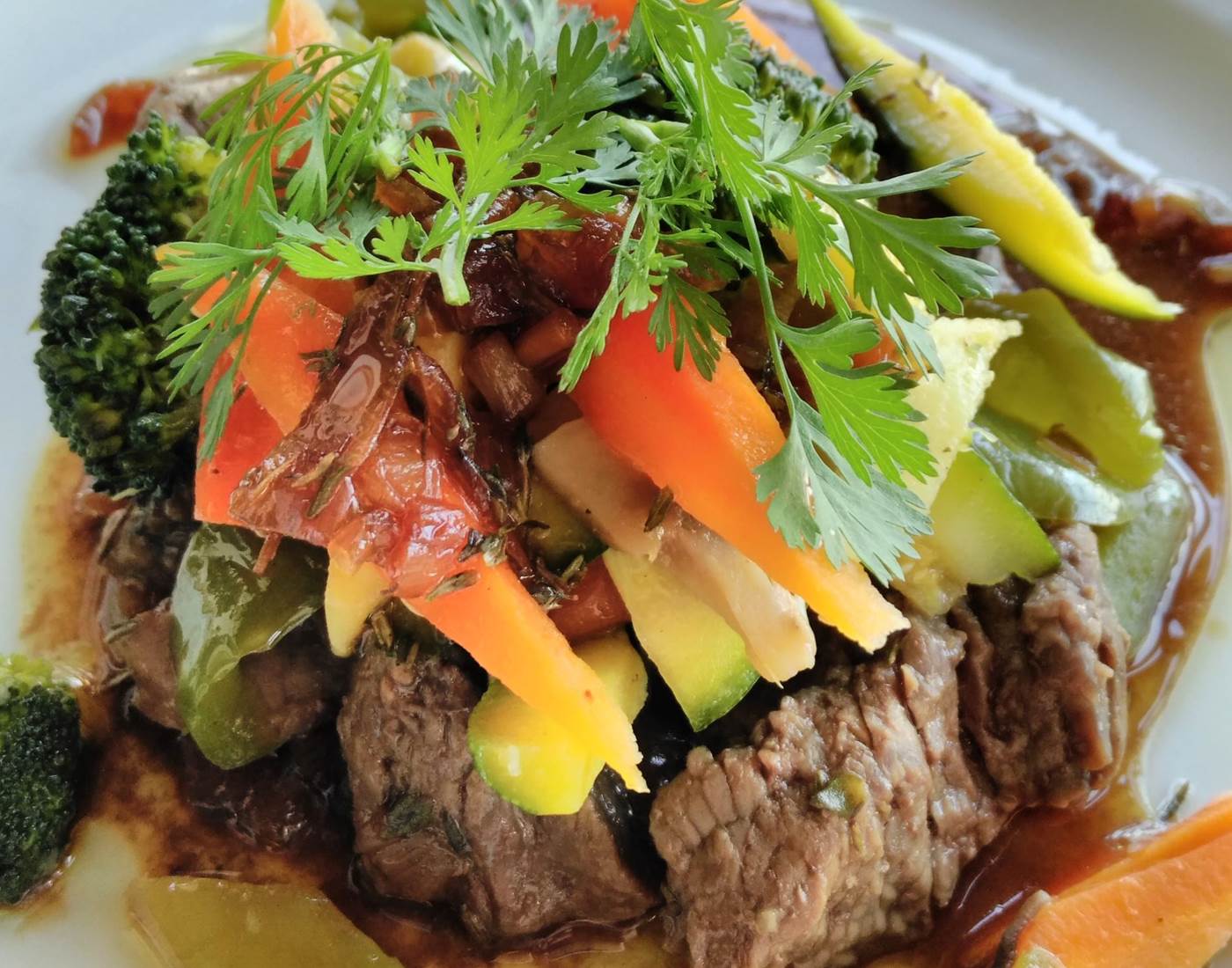 Emincé de boeuf et légumes de printemps vapeur