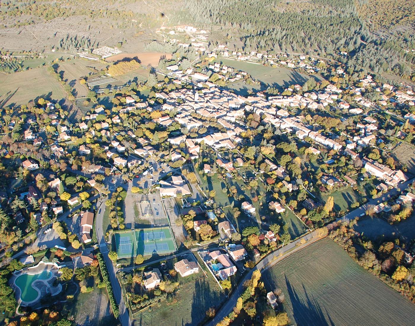 Saint Etienne Les Orgues vu du ciel