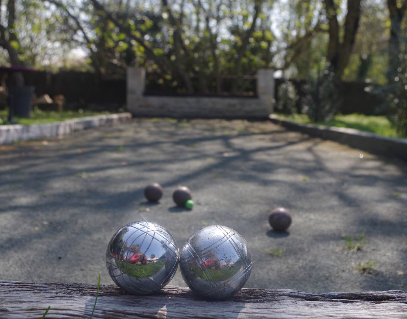 LE TERRAIN DE PETANQUE-page